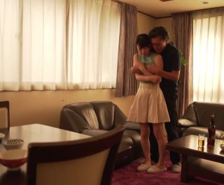 Bố chồng thèm chịch cô con dâu xinh đẹp